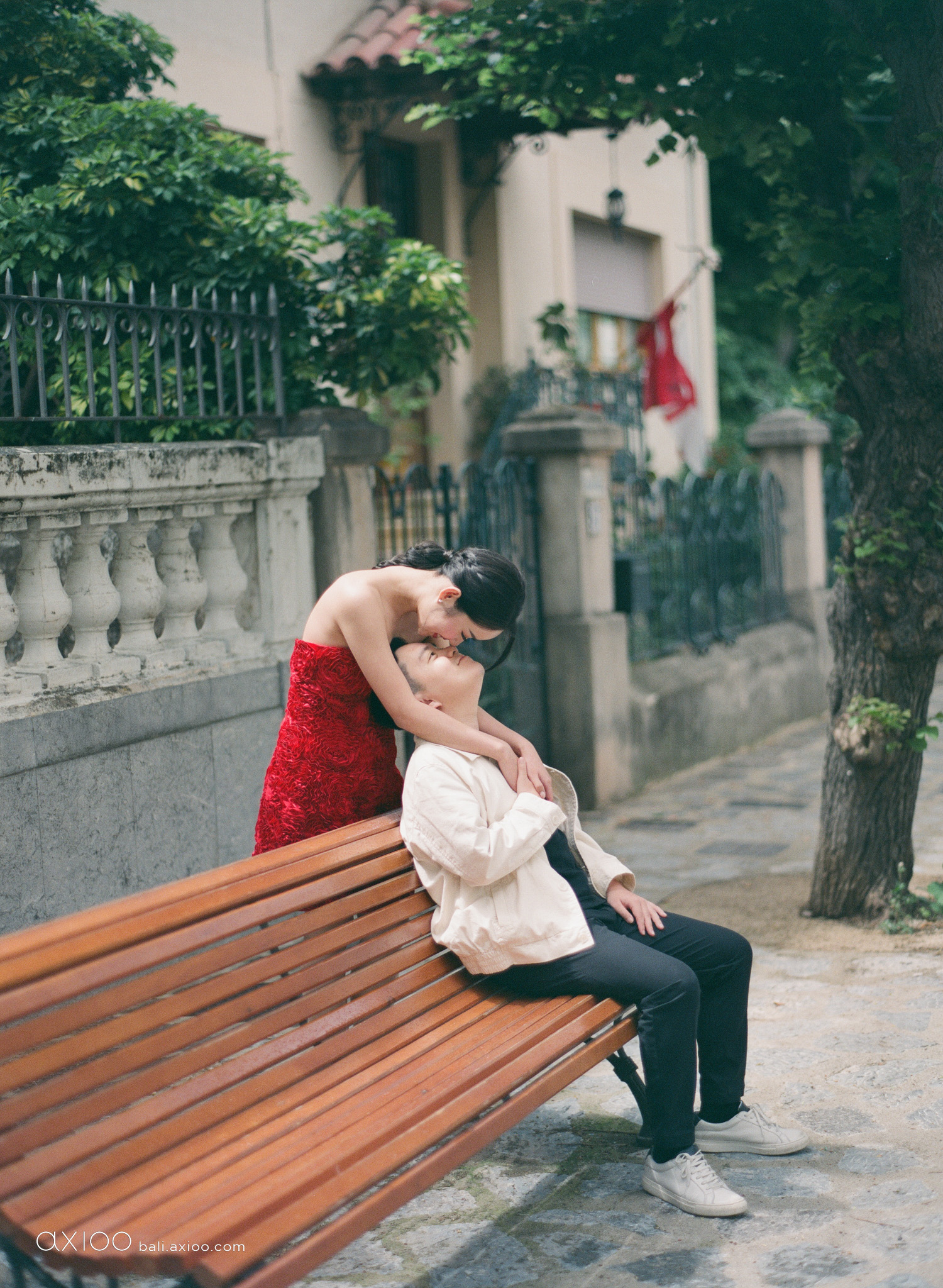 Axioo: Sunlit Whispers of Mallorca